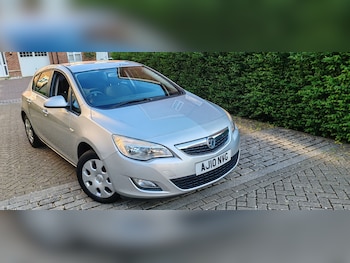 2010 (10) - 1.6i 16V Exclusiv 5dr