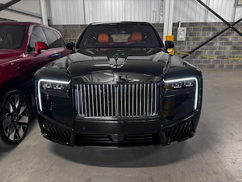 2025 (25) - Black Badge 5dr Auto