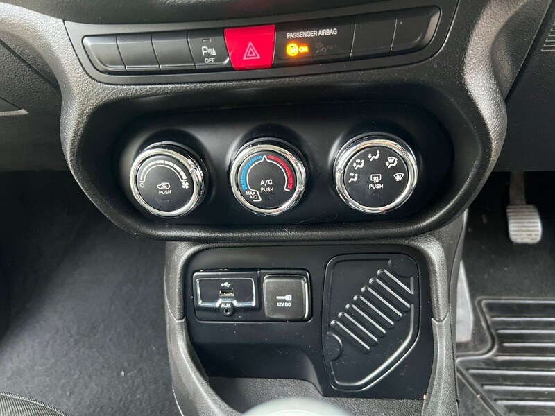 Used Jeep Renegade 2016 for sale - 77735303: Photo 32