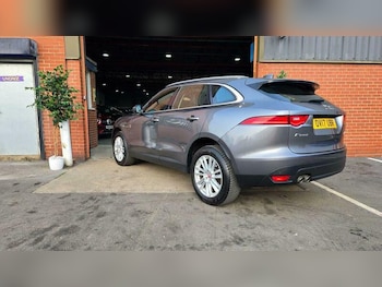 Used Jaguar F-Pace 2017 for sale - 77968085: Photo