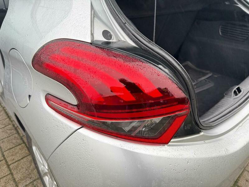 Used Peugeot 208 2018 for sale - 77798488: Photo 27