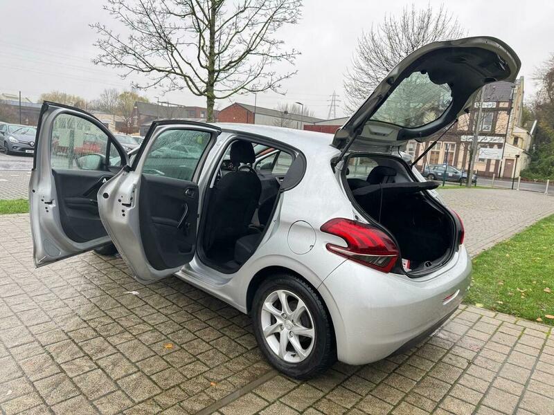 Used Peugeot 208 2018 for sale - 77798488: Photo 8