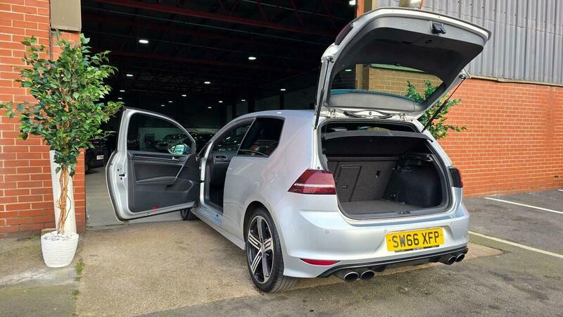 Used Volkswagen Golf 2017 for sale - 77766020: Photo 39