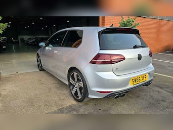 Used Volkswagen Golf 2017 for sale - 77766020: Photo