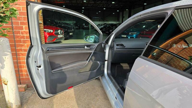 Used Volkswagen Golf 2017 for sale - 77766020: Photo 43