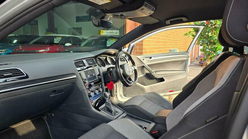 Used Volkswagen Golf 2017 for sale - 77766020: Photo 44