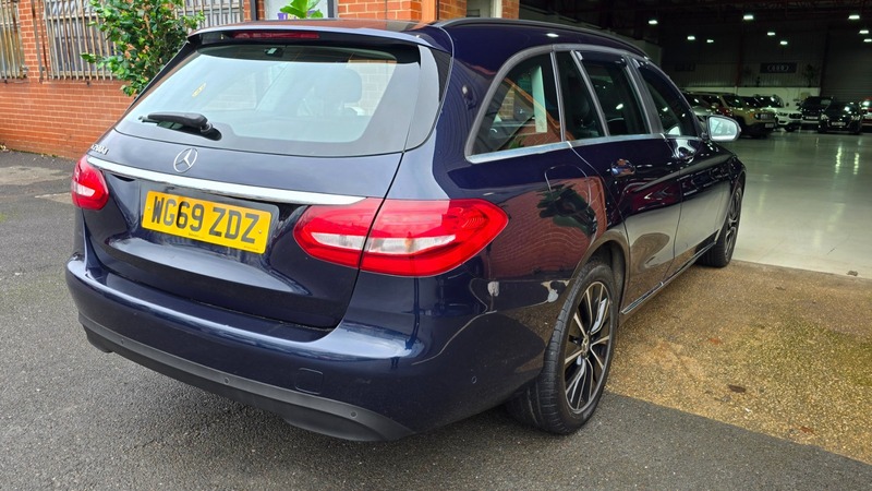 Used Mercedes-Benz C Class 2020 for sale - 77735302: Photo 3