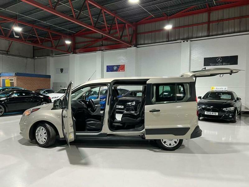 Used Ford Grand Tourneo Connect 2016 for sale - 77735310: Photo 36