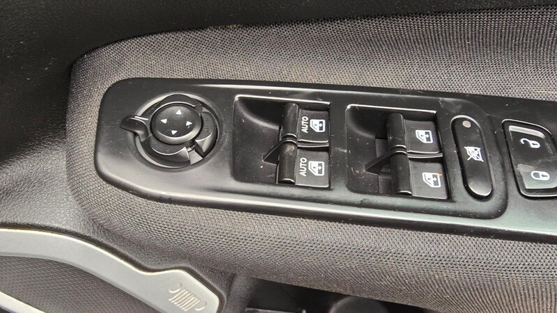 Used Jeep Renegade 2015 for sale - 77735410: Photo 40