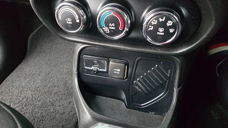 Used Jeep Renegade 2015 for sale - 77735410: Photo 47