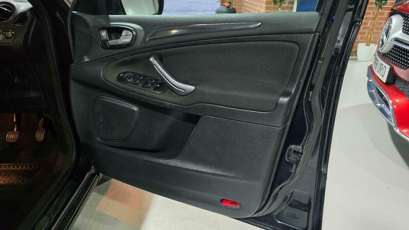 Used Ford S-Max 2011 for sale - 77735374: Photo 26