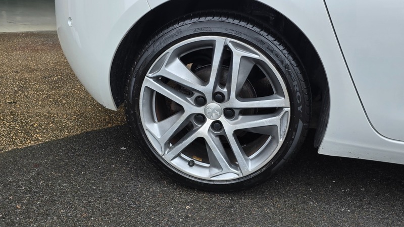 Used Peugeot 308 2013 for sale - 77735414: Photo 11