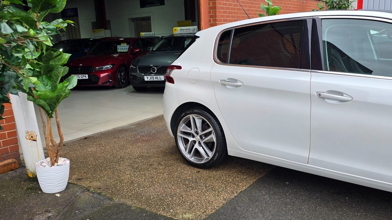 Used Peugeot 308 2013 for sale - 77735414: Photo 24