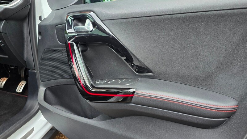 Used Peugeot 2008 2017 for sale - 77735389: Photo 42