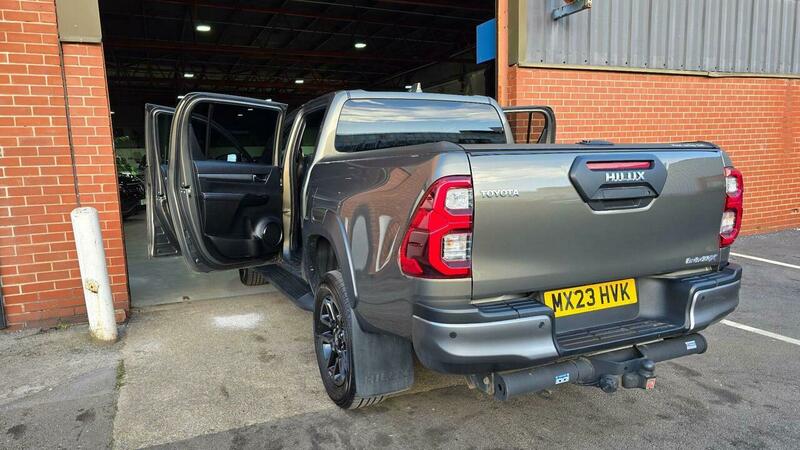 Used Toyota Hilux 2023 for sale - 78062063: Photo 50