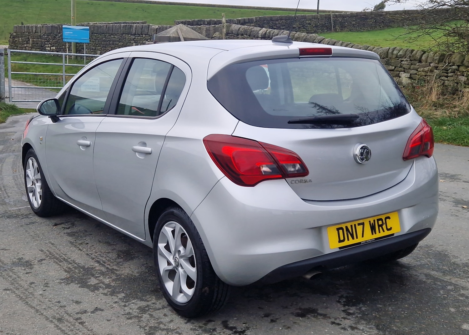Used Vauxhall Corsa 2017 for sale - 76595551: Photo 2
