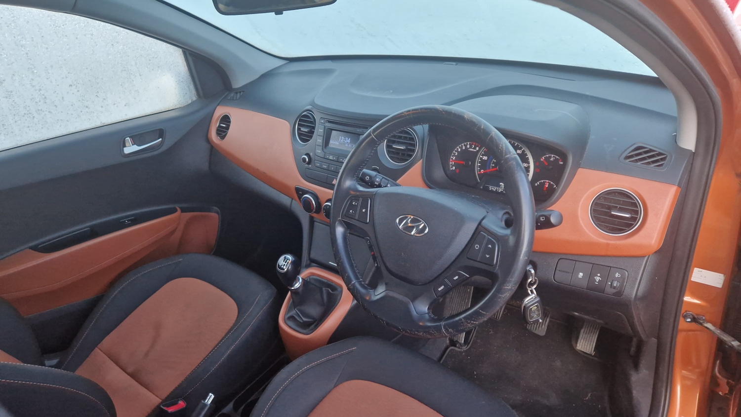Used Hyundai i10 2014 for sale - 77161234: Photo 9