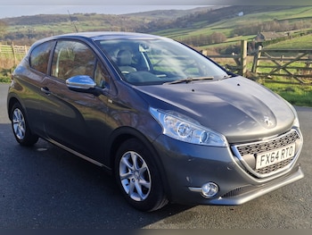 Used Peugeot 208 2014 for sale - 76862842: Photo