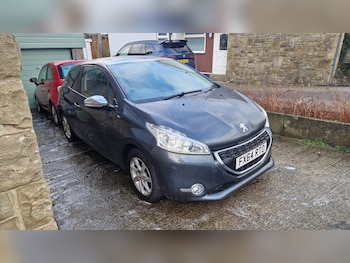 Used Peugeot 208 2014 for sale - 76799077: Photo