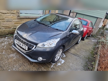 Used Peugeot 208 2014 for sale - 76799077: Photo