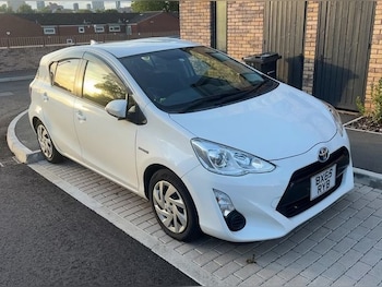 Used Toyota Aqua 2015 for sale - 76246279: Photo
