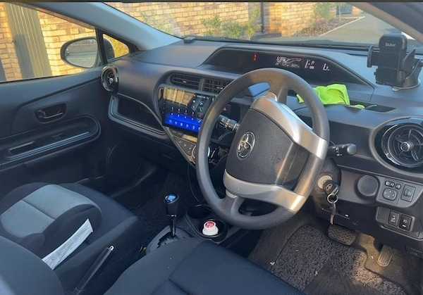 Used Toyota Aqua 2024 for sale - 76246279: Photo 3