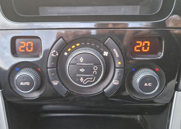 Used Peugeot 308 2014 for sale - 76347093: Photo 81