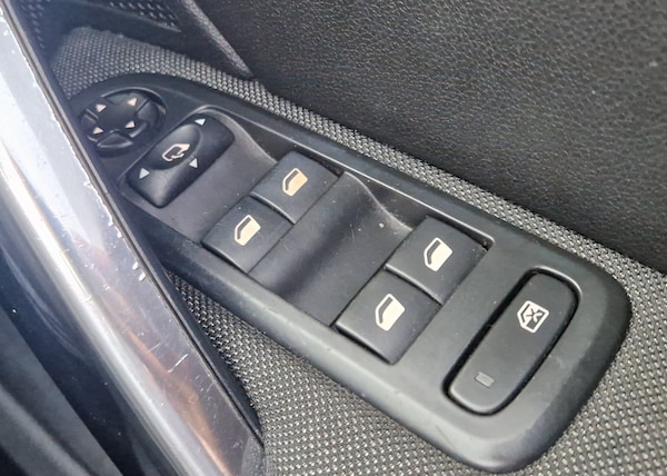 Used Peugeot 308 2014 for sale - 76347093: Photo 93