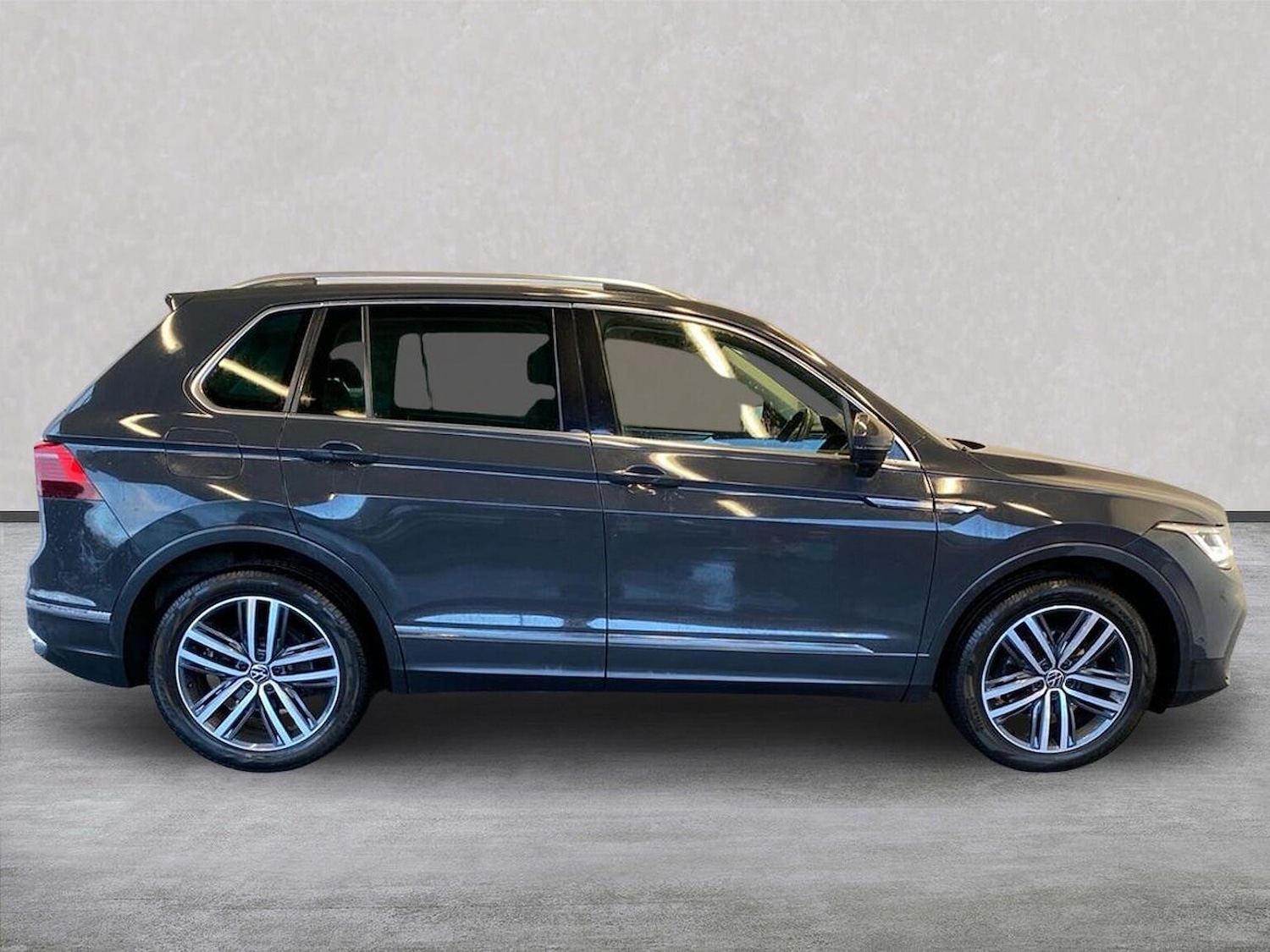 Used Volkswagen Tiguan 2020 for sale - 76392484: Photo 3