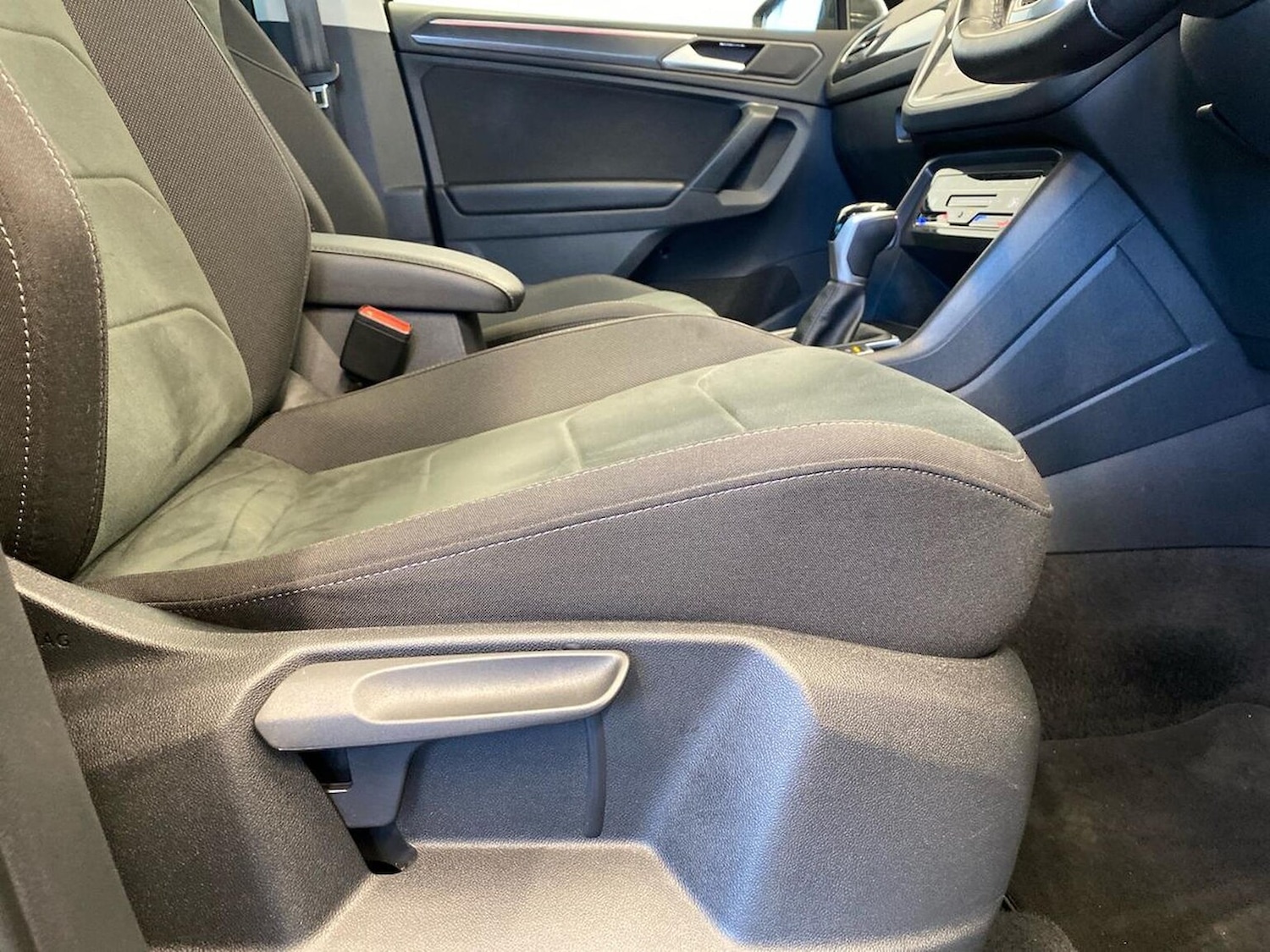 Used Volkswagen Tiguan 2020 for sale - 76392484: Photo 30