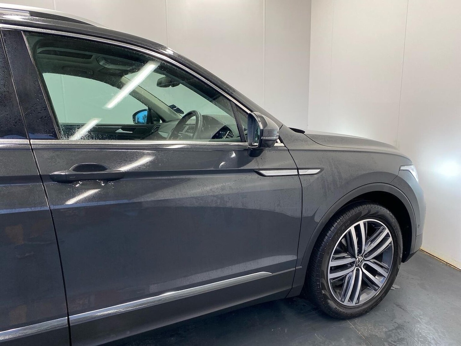 Used Volkswagen Tiguan 2020 for sale - 76392484: Photo 37