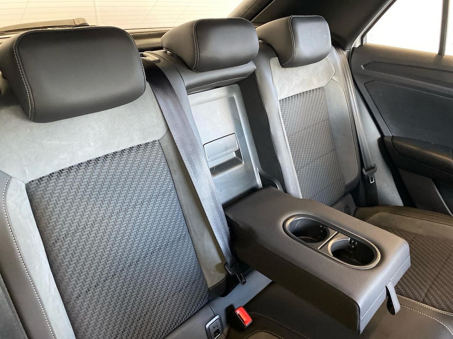 Used Volkswagen T-Roc 2019 for sale - 76418206: Photo 16