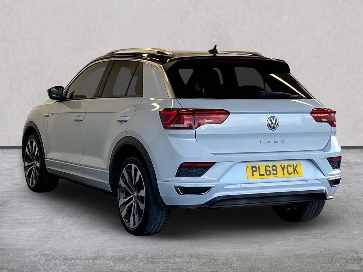 Used Volkswagen T-Roc 2019 for sale - 76418206: Photo 2