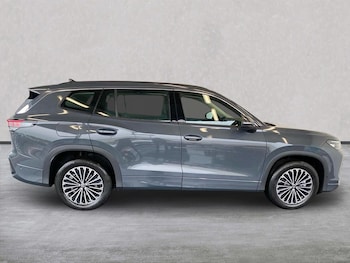 Used Volkswagen Touran 2025 for sale - 76316688: Photo