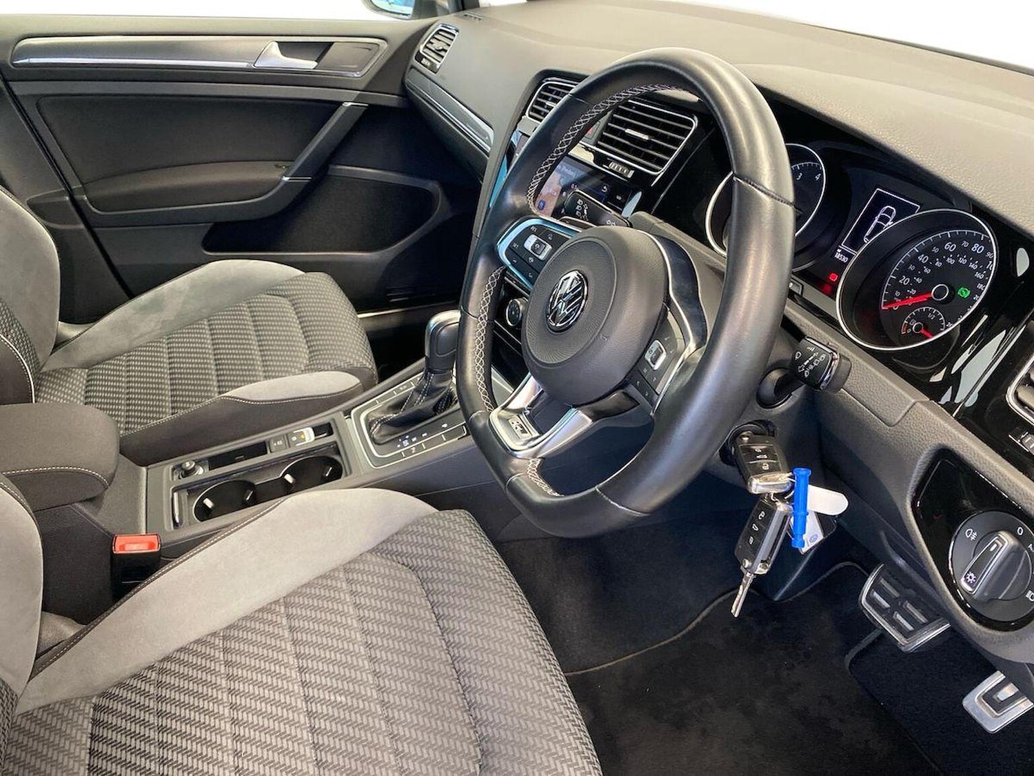 Used Volkswagen Golf 2019 for sale - 76455328: Photo 15