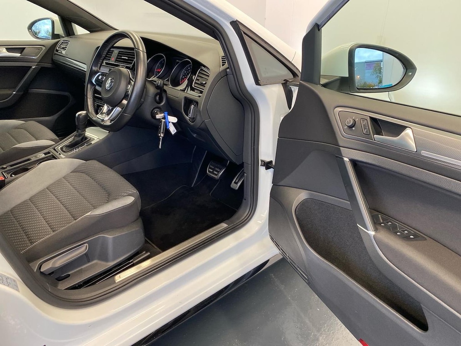 Used Volkswagen Golf 2019 for sale - 76455328: Photo 21