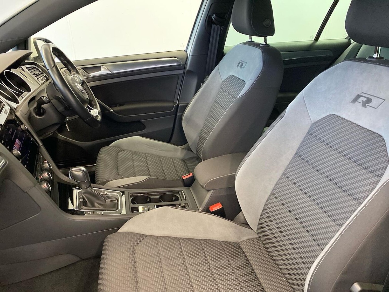 Used Volkswagen Golf 2019 for sale - 76455328: Photo 39