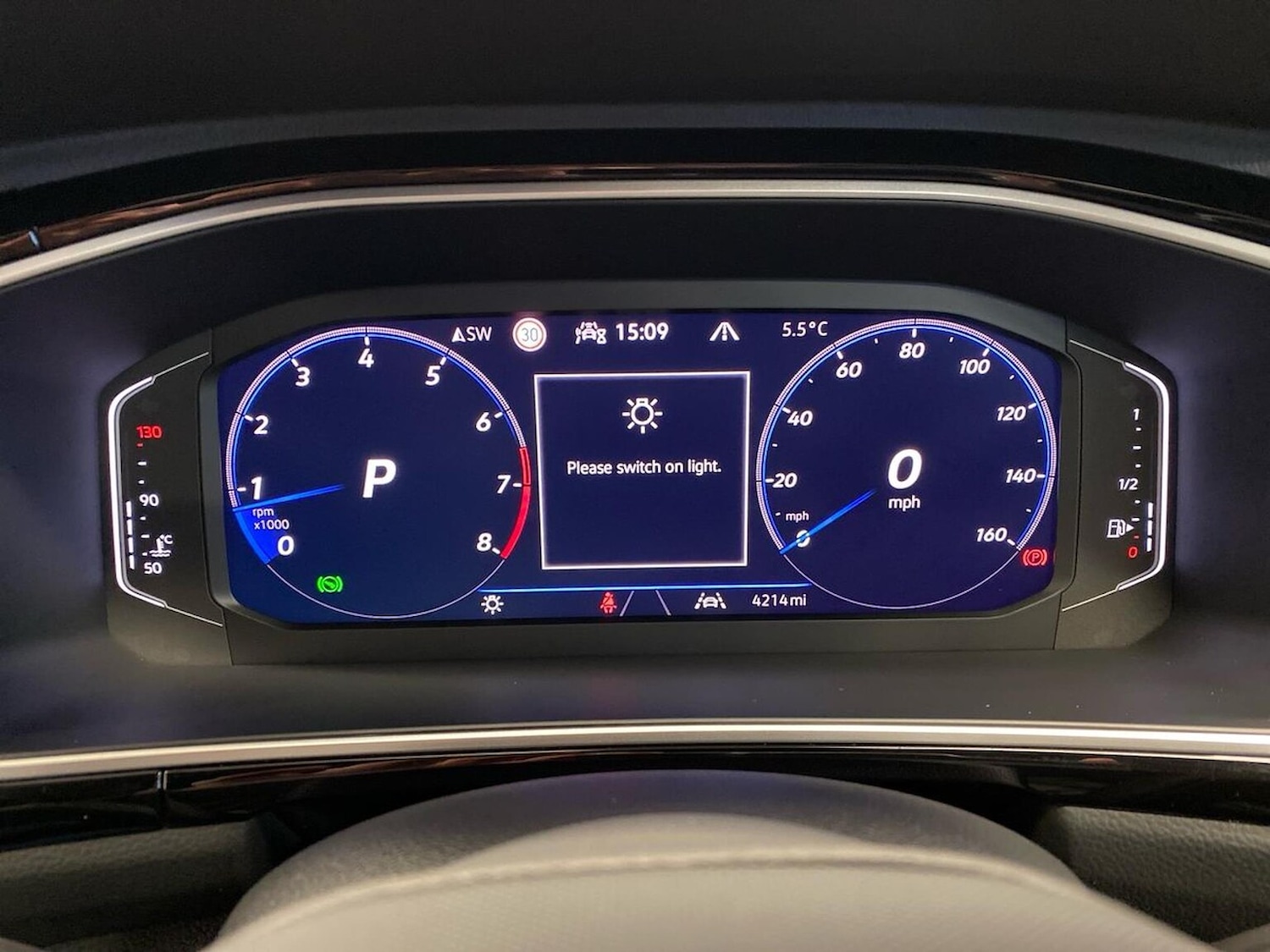 Used Volkswagen T-Roc 2025 for sale - 76725903: Photo 10