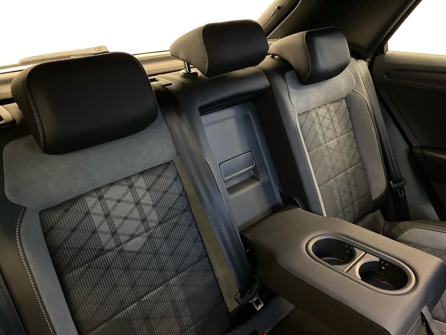 Used Volkswagen T-Roc 2025 for sale - 76725903: Photo 16