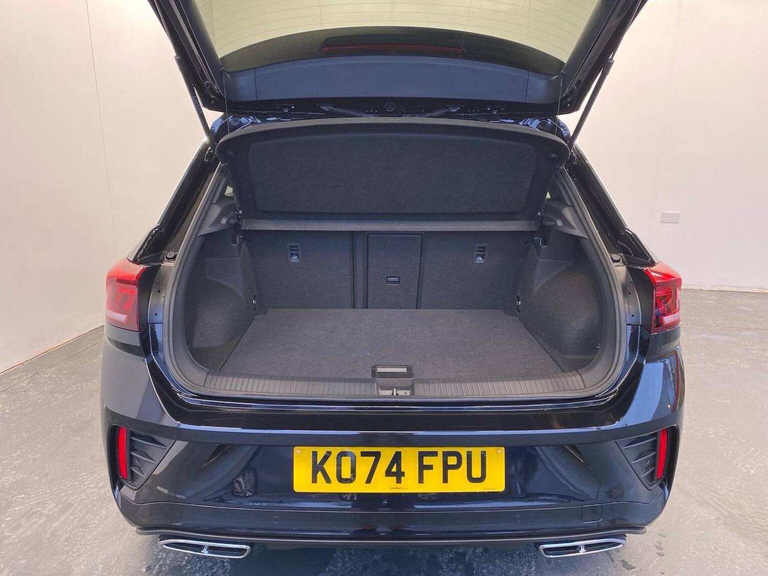 Used Volkswagen T-Roc 2025 for sale - 76725903: Photo 17