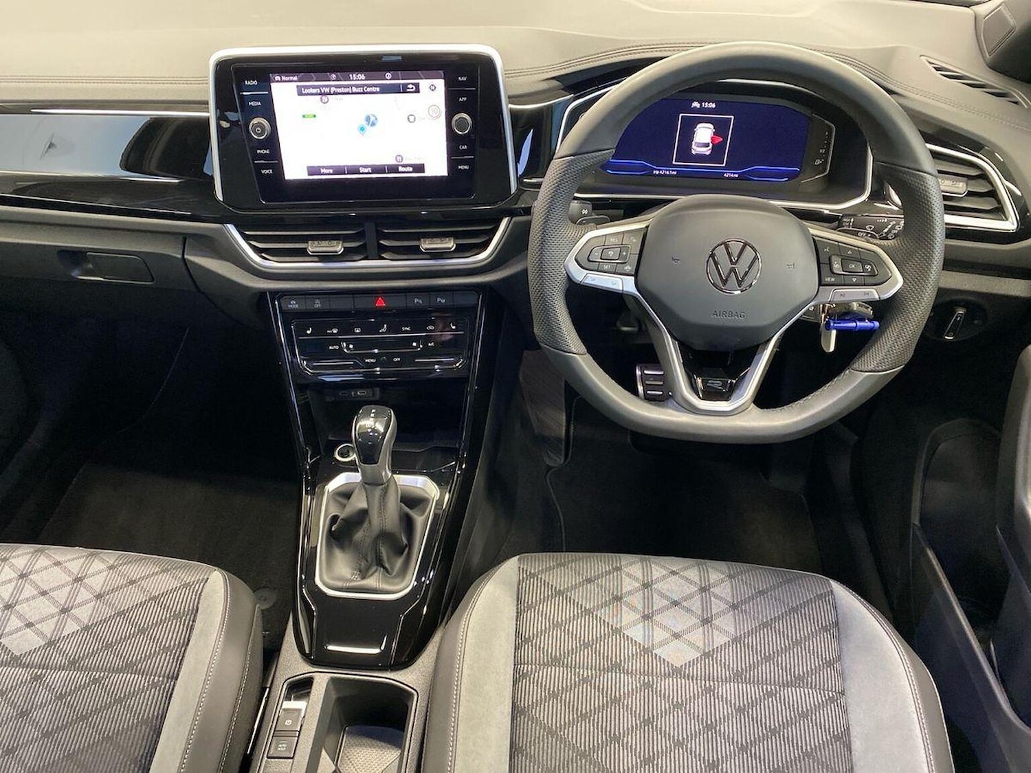 Used Volkswagen T-Roc 2025 for sale - 76725903: Photo 9