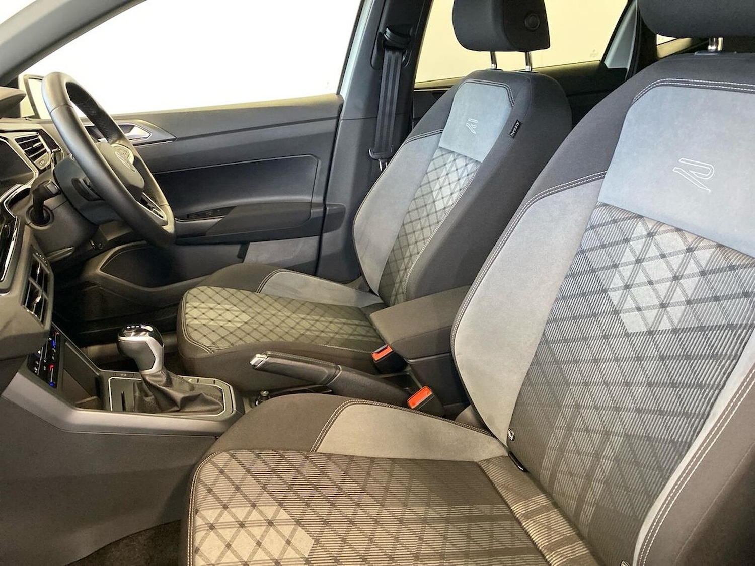 Used Volkswagen Polo 2023 for sale - 77077285: Photo 41