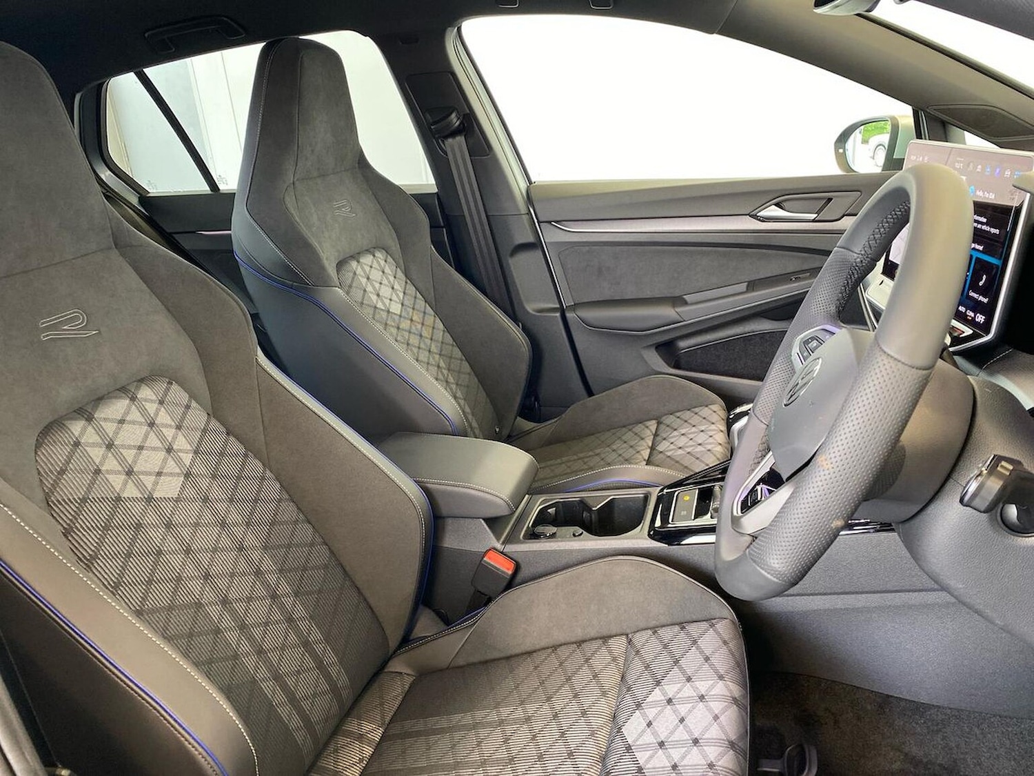 Used Volkswagen Golf 2025 for sale - 76177591: Photo 32