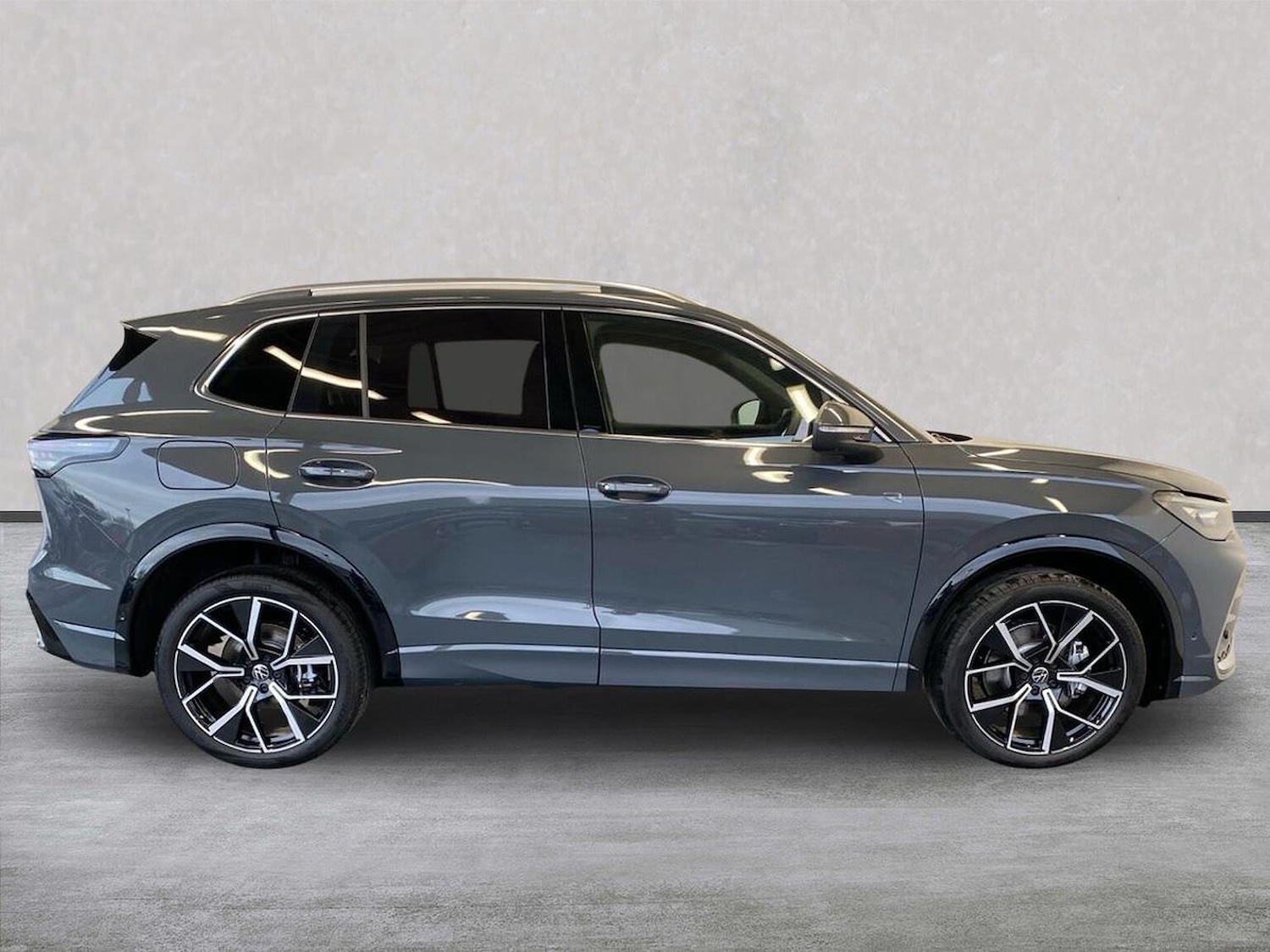 Used Volkswagen Tiguan 2025 for sale - 77775116: Photo 3