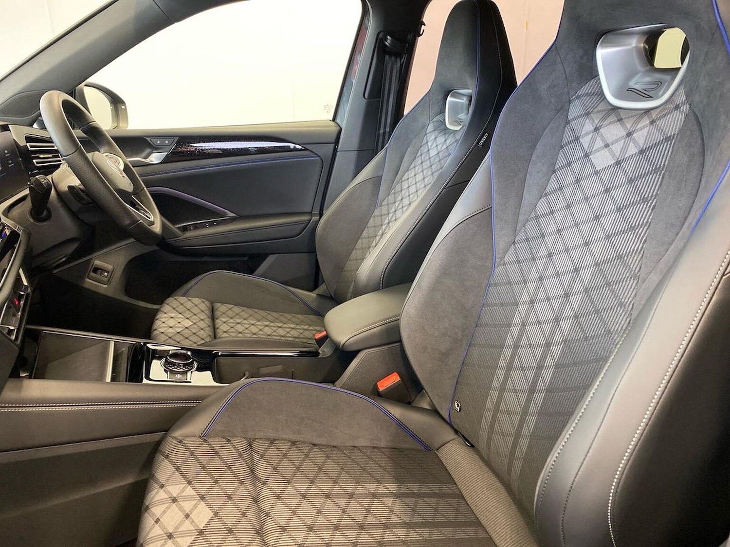 Used Volkswagen Tiguan 2025 for sale - 77775116: Photo 40