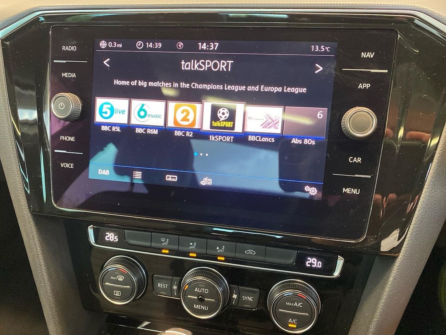 Used Volkswagen Passat 2018 for sale - 76353674: Photo 11