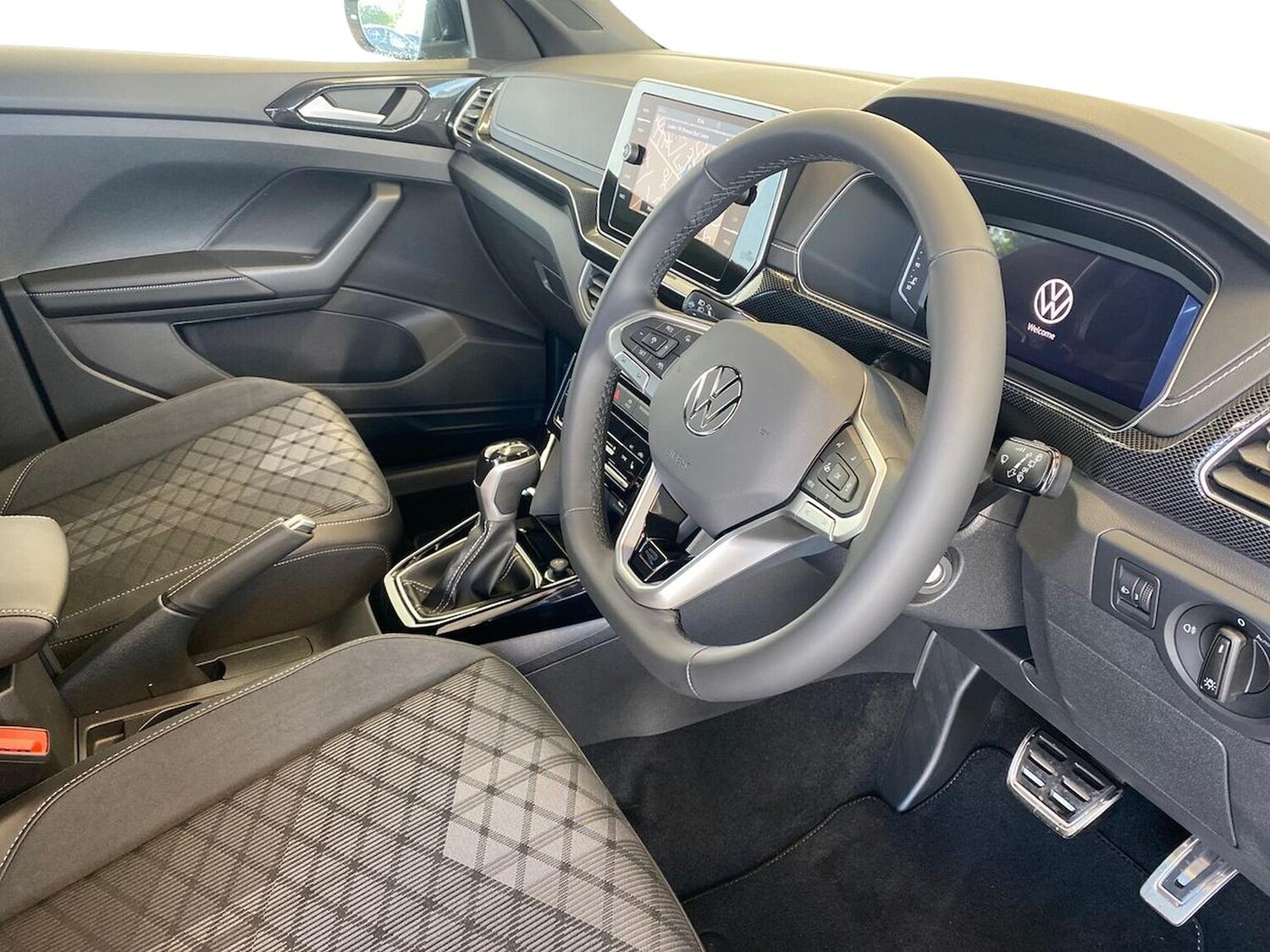 Used Volkswagen T-Cross 2025 for sale - 76860027: Photo 15