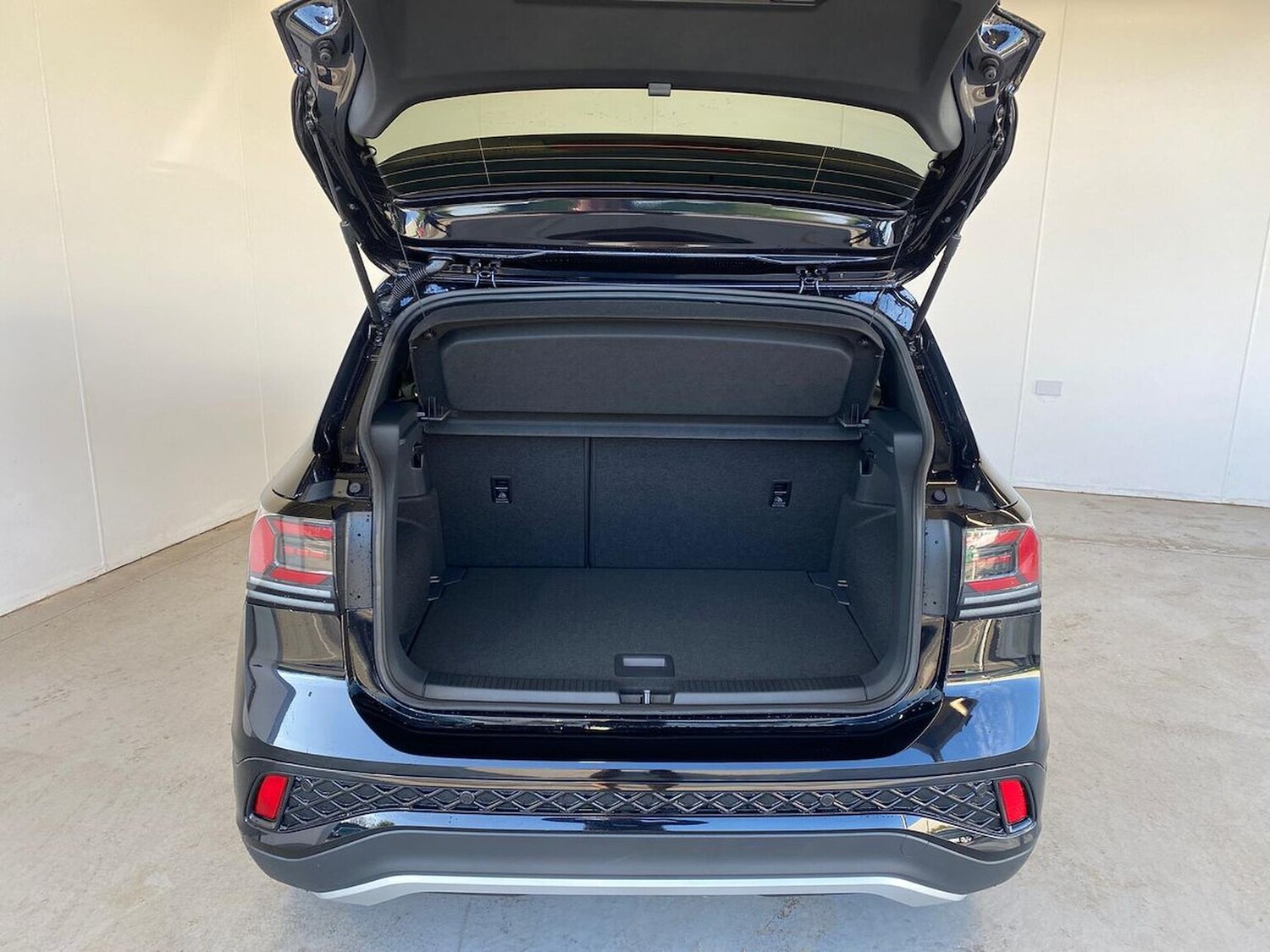 Used Volkswagen T-Cross 2025 for sale - 76860027: Photo 17