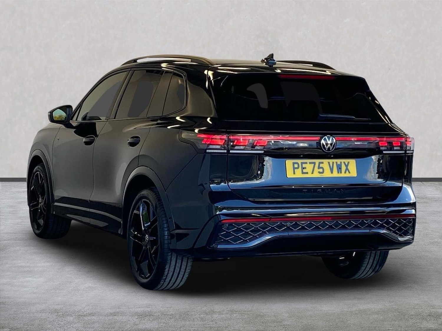 Used Volkswagen Tiguan 2025 for sale - 78195330: Photo 2