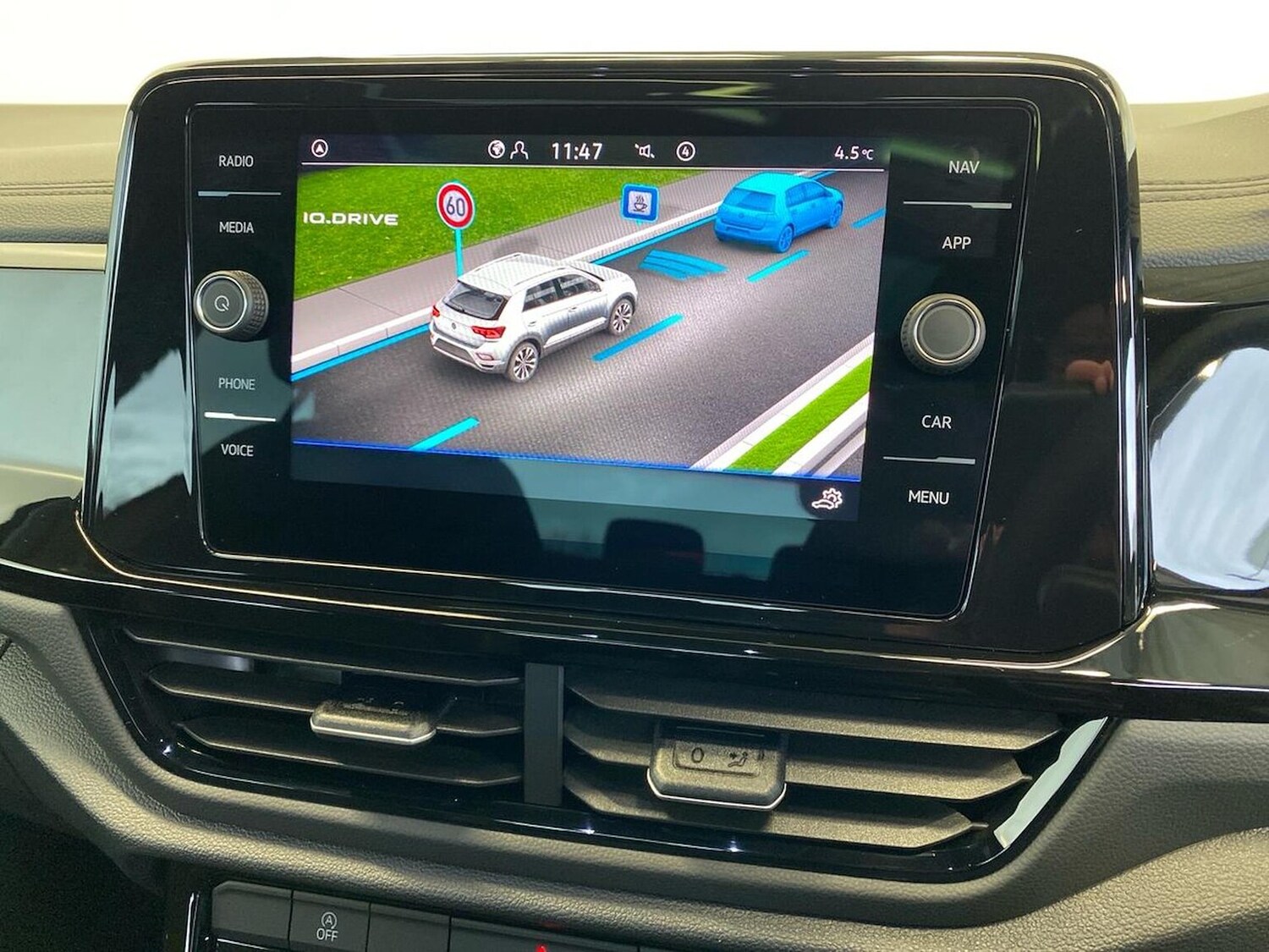 Used Volkswagen T-Roc 2026 for sale - 77901680: Photo 11